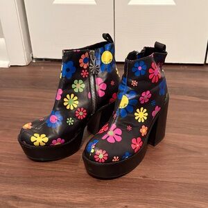 dELiA’s Retro 60s Floral Platform Ankle Boots - Black Multicolor